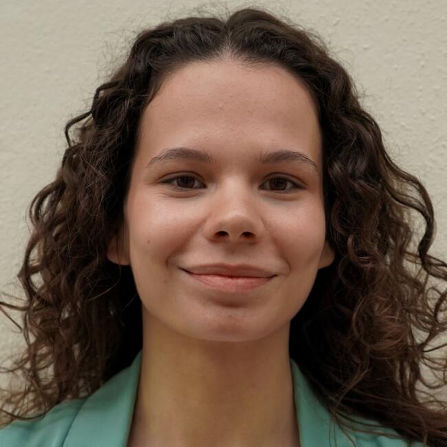 Babysitter in Coimbra: Carina