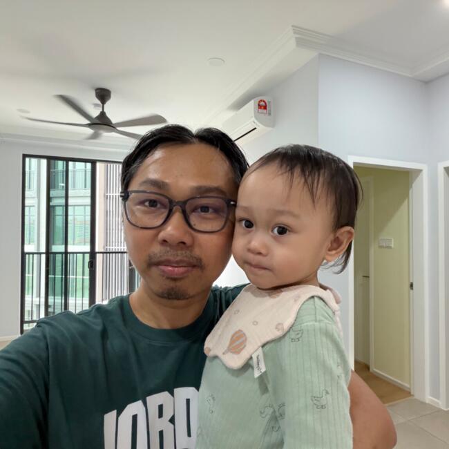 Babysitting job in Petaling Jaya: Mohd Azizi
