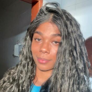 Babysitter in Juiz de Fora: Debhora