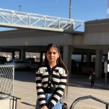 Baby-sitter in Winnipeg: Sanjna