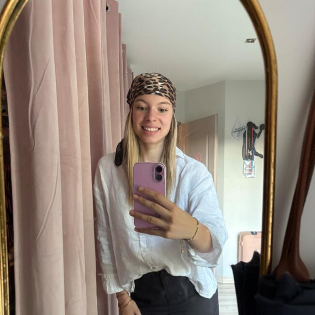 Babysitter in Talence: Lola