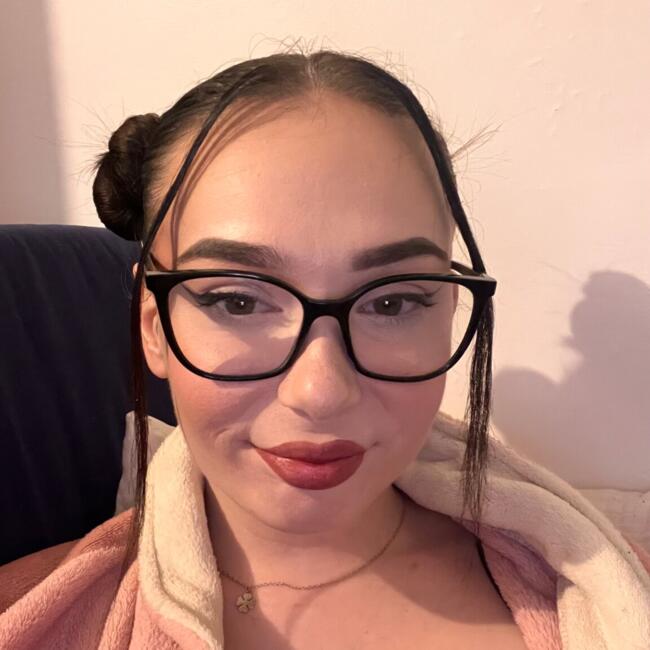 Babysitter in Manosque: Prescilia