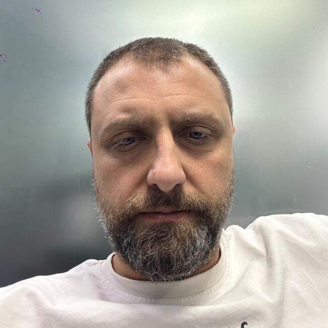 وظيفة جليسة أطفال في دبي: Najib