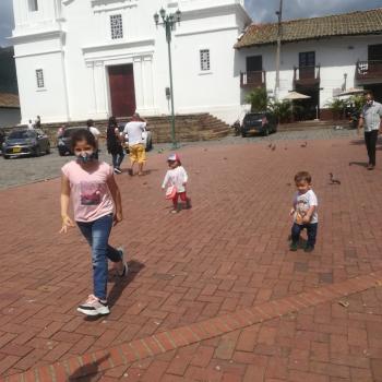 Trabajo de niñera Bogotá: trabajo de niñera Angela