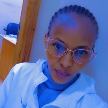 مربية أطفال في الرياض: Sheila