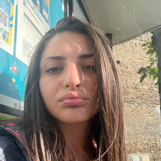 Babysitter in Boulogne-sur-Mer: Silyya