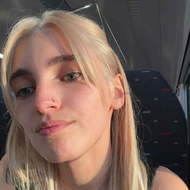 Babysitter in Charleroi: Jessica