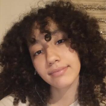 Babysitter in Montreuil: Aya