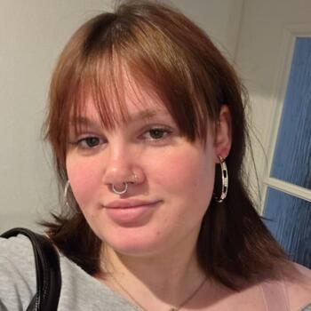 Babysitter in Tauche: Pauline
