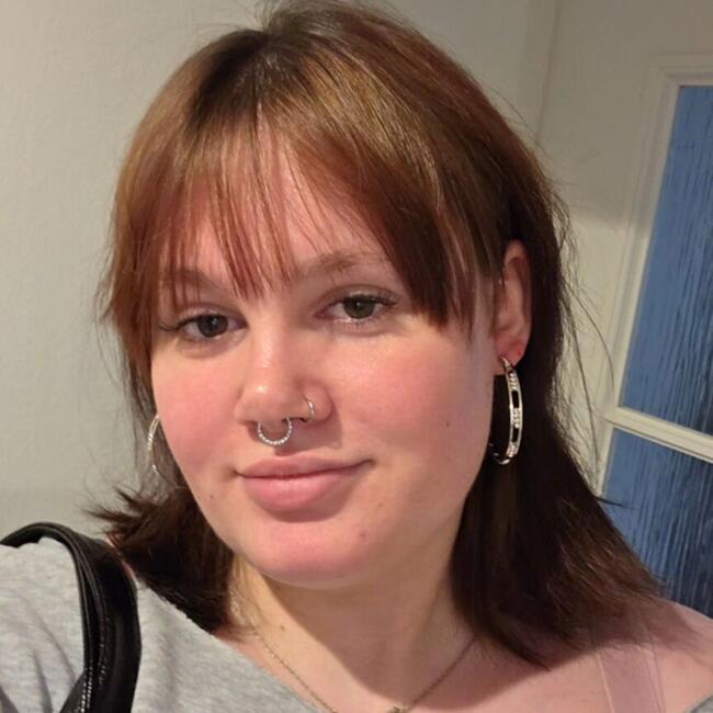 Babysitter in Tauche: Pauline