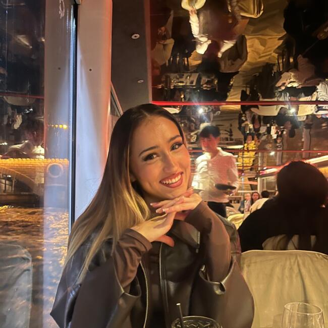 Babysitter in Paris: Celina