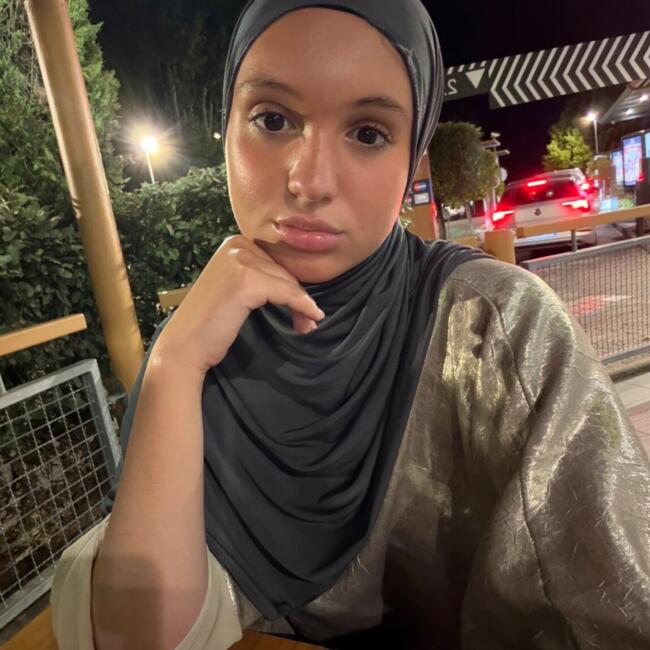 Babysitter in Marseille: Salima