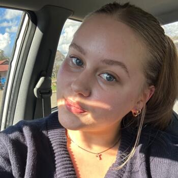 Babysitter Adelaide: Chanae