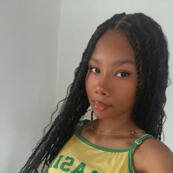 Baby-sitter in Chambly: Jennielynn