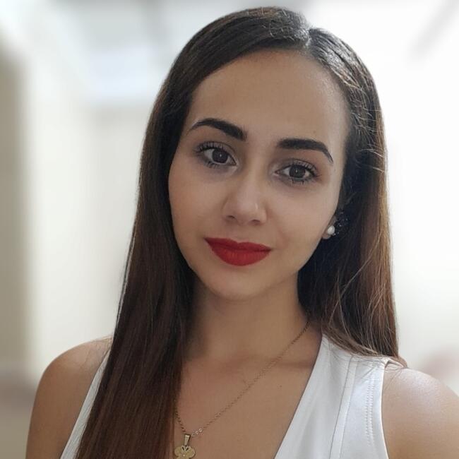 Canguro en Tarragona: Angie