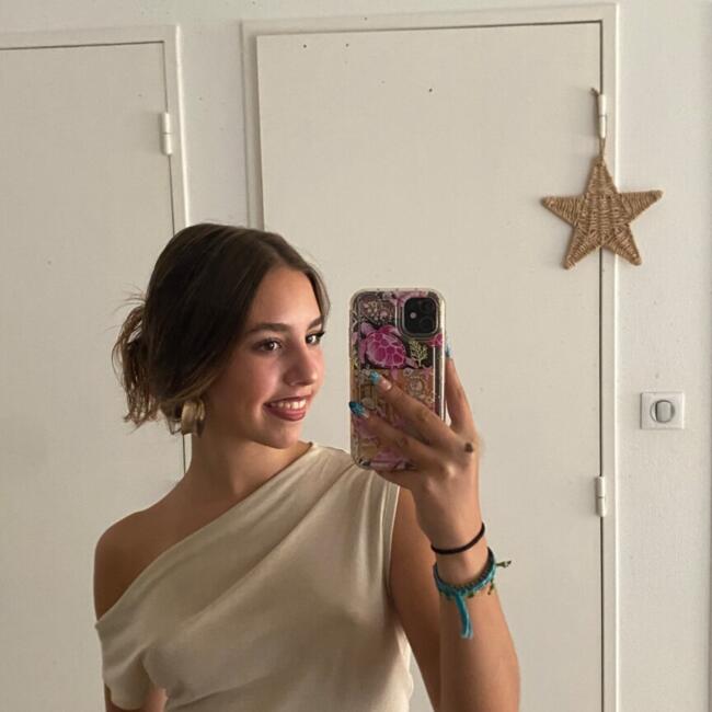 Babysitter in Biarritz: Celeste