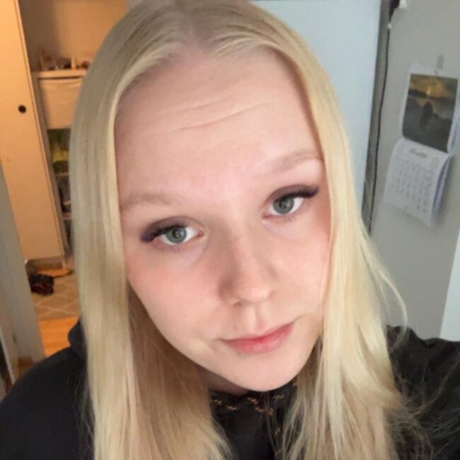 Barnvakt i S:t Michel: Emilia