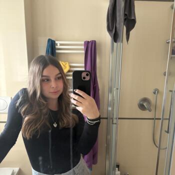 Babysitter Rome: Laura