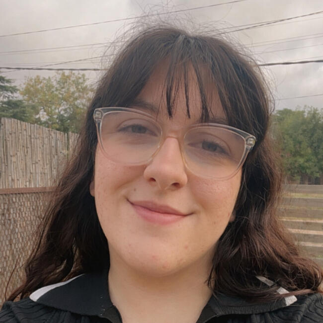 Babysitter in Salinas: Victoria