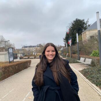 Babysitter Silveira: Stefany