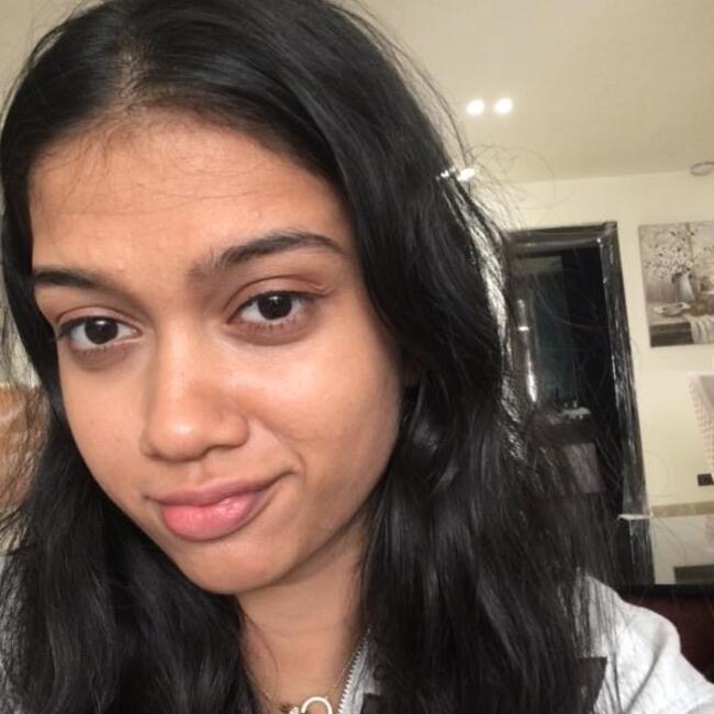 बम्बई में आया: Aditi