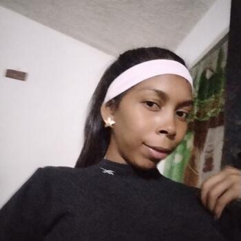 Niñera en Caracas: Skarlettt