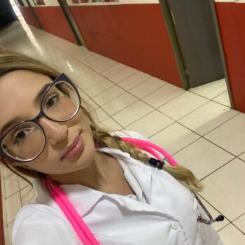 Babysitter in Nova Iguaçu: Manuela Gomes