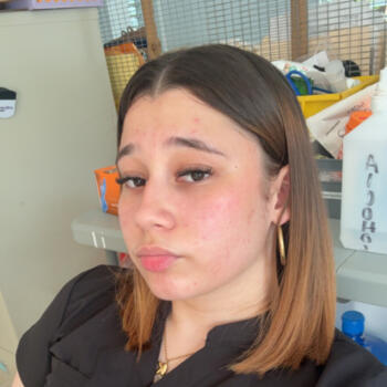 Babysitter in Naguabo: Keira Elizabeth