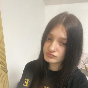 Bonă în Podenii Noi: Raluca