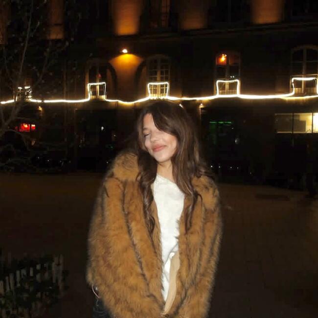 Babysitter in Nantes: Nour