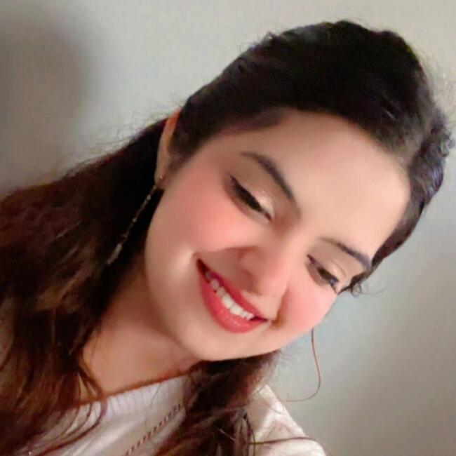 Babysitter in Lisbon: Yashika