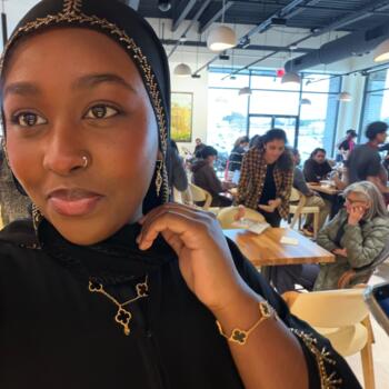 Babysitter in Mossel Bay: Hayat abdul