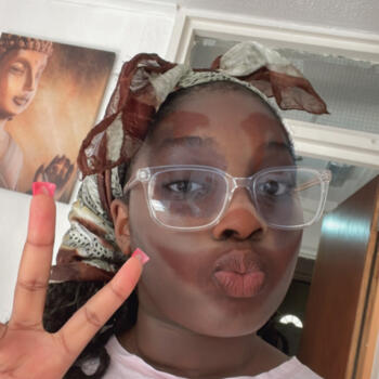 Babysitter in Milton Keynes: Amber