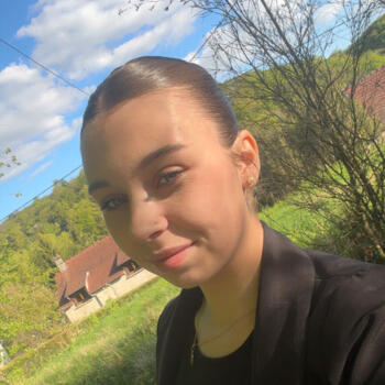 Babysitter Bonneuil-en-Valois: Lena