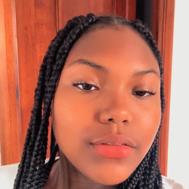 Babysitter in Lleida: Valery eliana