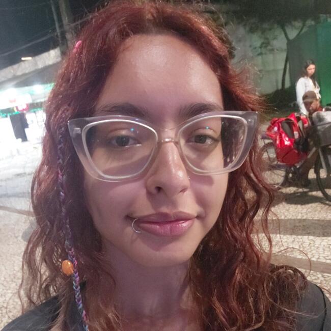 Babysitter in São Paulo: Mirela