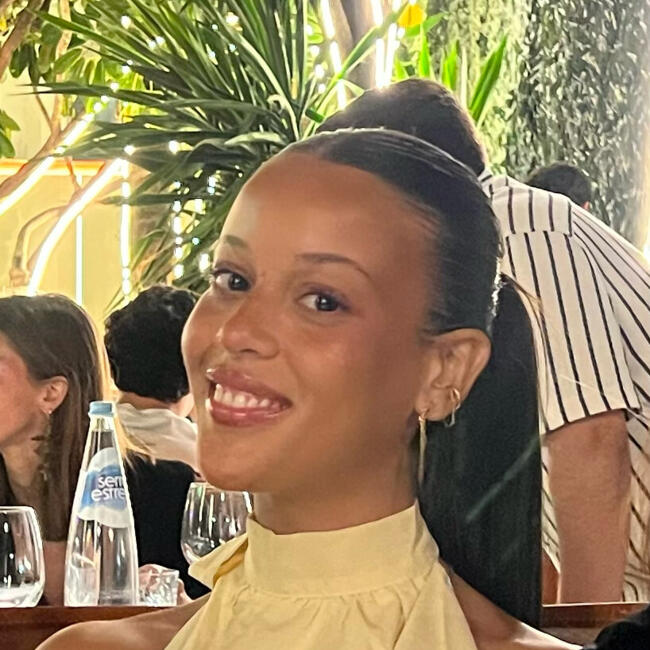 Babysitter in Bordeaux: Gabriela