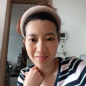 Babysitting job in Singapore: babysitting job Dwi