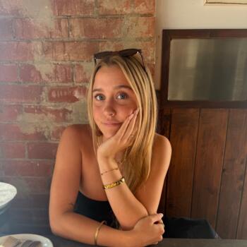 Babysitter in Gold Coast: Harper