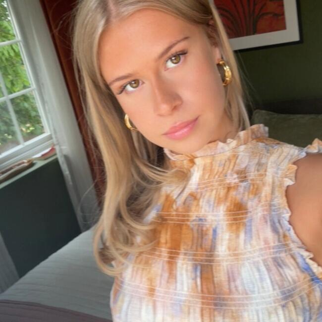 Babysitter in London: Freya