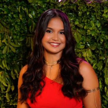 Babá em Montes Claros: Camila