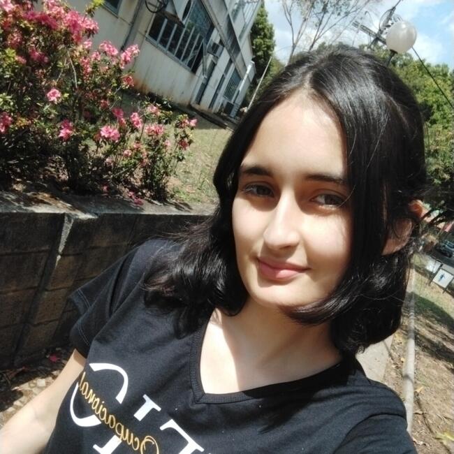 Babá em Conselheiro Lafaiete: Millena