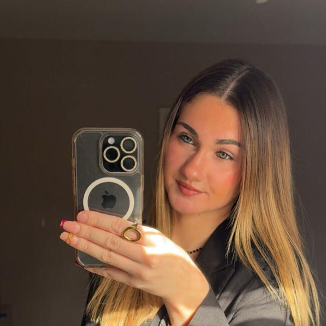 Babysitter in Clermont-Ferrand: Leana