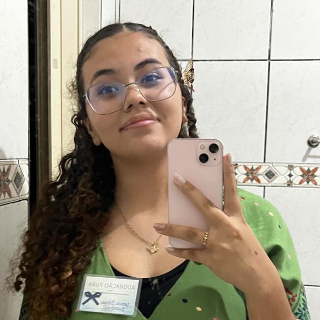 Babysitter in Maricá: Geovana