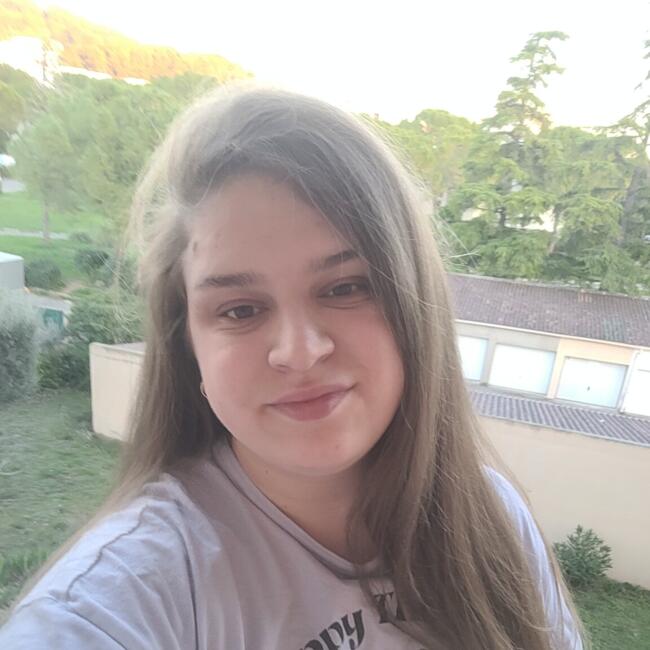 Babysitter in Draguignan: Madalina