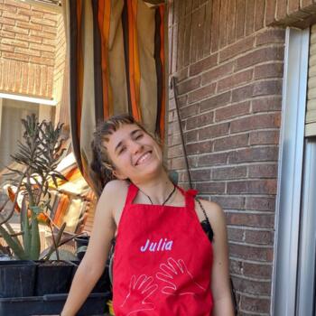 Babysitter in Donostia / San Sebastian: JULIA
