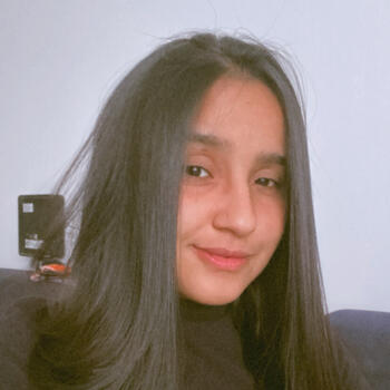 Babysitter in Embu Guaçu: Laryssa