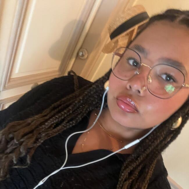 Babysitter in Bourges: Julia