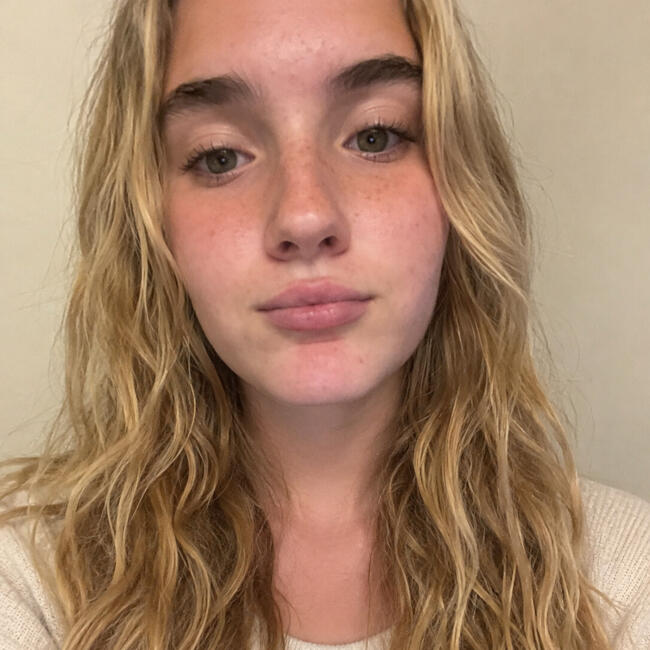 Babysitter in Windham (New Hampshire): Ella