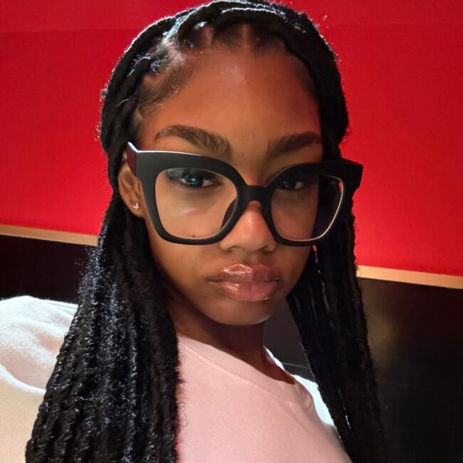 Babysitter in Germantown: Julianna